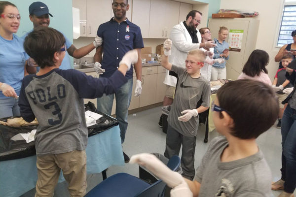 1-13-18-manifezt-foundation-pig-dissection-stem-workshop-at-southwest-regional-library-10