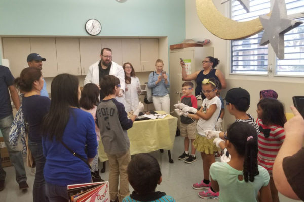 1-13-18-manifezt-foundation-pig-dissection-stem-workshop-at-southwest-regional-library-12