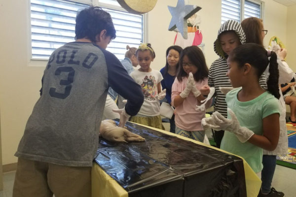 1-13-18-manifezt-foundation-pig-dissection-stem-workshop-at-southwest-regional-library-29