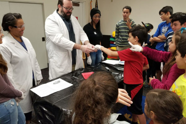 1-27-18-science-in-the-city-dissections-workshop-at-miami-lakes-library-20