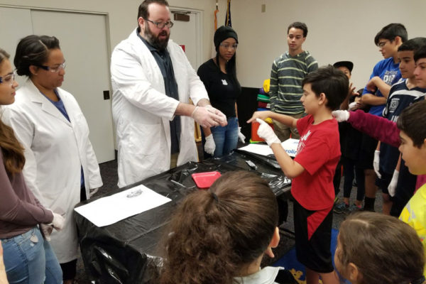 1-27-18-science-in-the-city-dissections-workshop-at-miami-lakes-library-24
