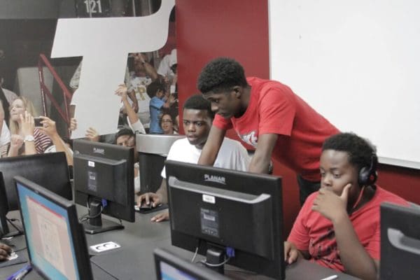 Manifezt-12-18-15-Tech-Class-4