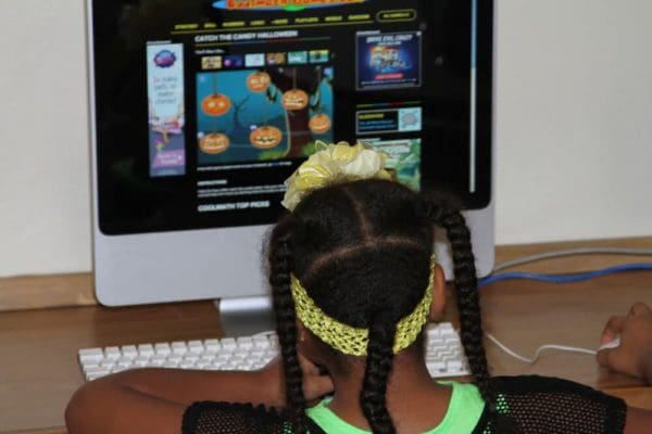 Manifezt-12-18-15-Youth-Tech-Class-8