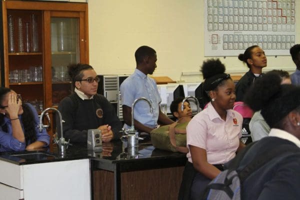 Manifezt-Foundation-Youth-STEM-Innovators-Workshop-at-Archbishop-Curley-Notre-Dame-20