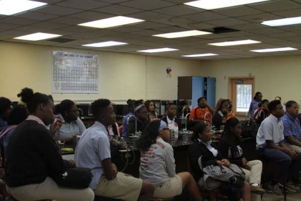 Manifezt-Foundation-Youth-STEM-Innovators-Workshop-at-Archbishop-Curley-Notre-Dame-28